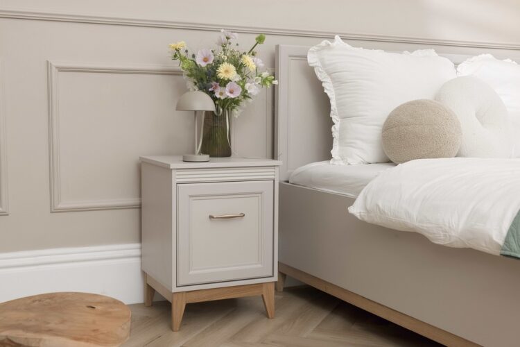 BED WITH A CONTAINER 140X200 W-17