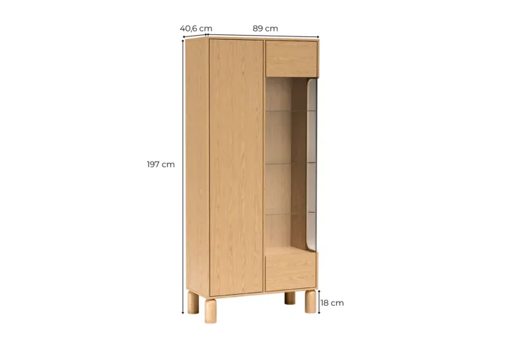 Wysoka drewniana szafka z zamkniętą lewą częścią i prawą oszkloną wnęką z półkami; wymiary 197 × 89 × 40,6 cm, nóżki 18 cm